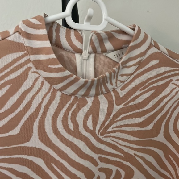 Zebra Print Long Sleeve Midi Dress
TED BAKER LONDON.Great condition. - Picture 5 of 6
